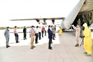इंडियन एयरफोर्स विमान के जरिये कुवैत पहुंची भारतीय मेडिकल टीम : देखिये भारत की दरियादिली